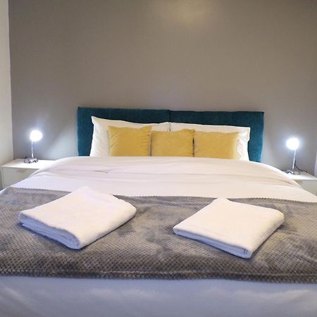 Hazelhurst House - 4 Bedrooms 2 Bathrooms Stoke-on-Trent Dış mekan fotoğraf