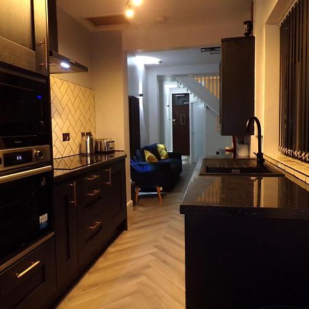 Hazelhurst House - 4 Bedrooms 2 Bathrooms Stoke-on-Trent Dış mekan fotoğraf