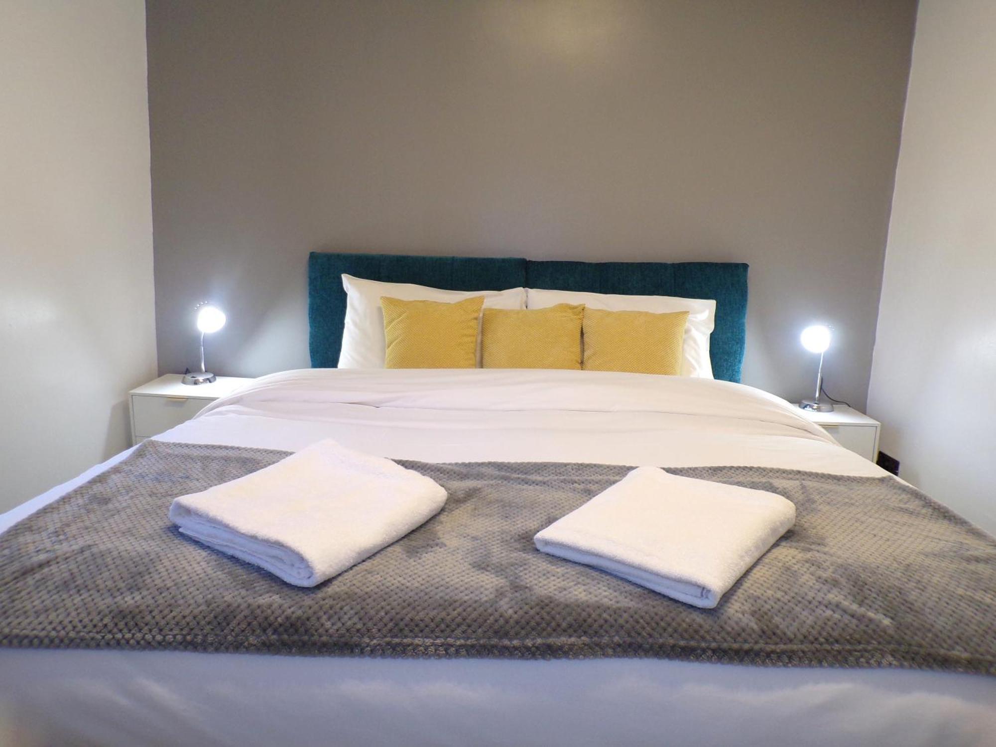 Hazelhurst House - 4 Bedrooms 2 Bathrooms Stoke-on-Trent Dış mekan fotoğraf