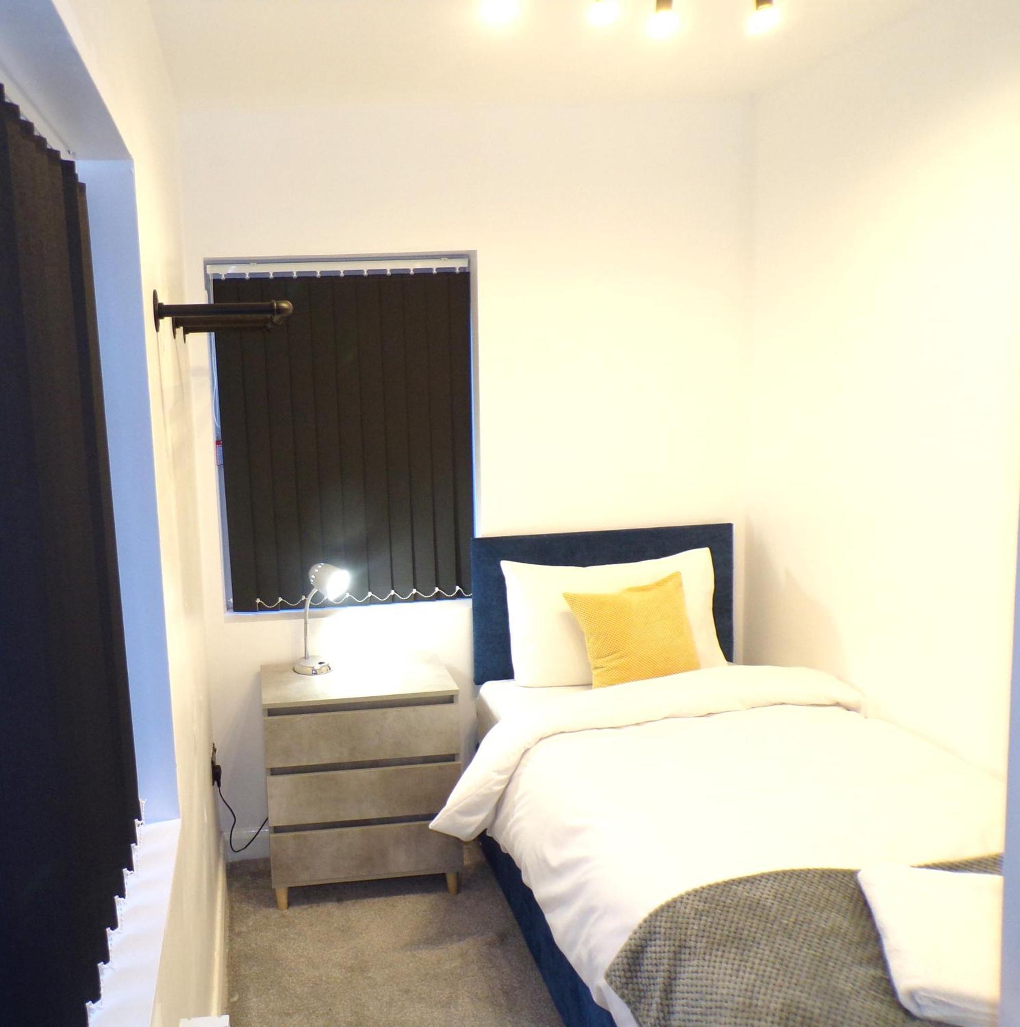 Hazelhurst House - 4 Bedrooms 2 Bathrooms Stoke-on-Trent Dış mekan fotoğraf
