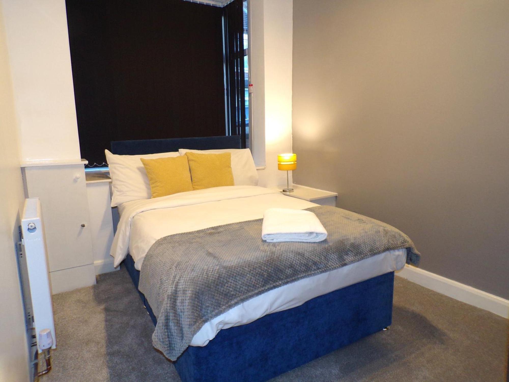 Hazelhurst House - 4 Bedrooms 2 Bathrooms Stoke-on-Trent Dış mekan fotoğraf